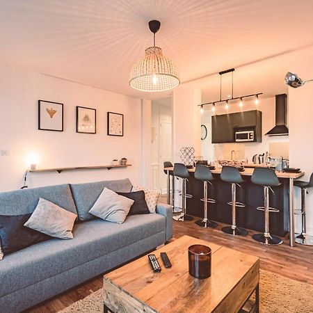 Charme De L'Ancien Pour Cet Appartement Entierement Renove Dans L'Hypercentre De Reims Luaran gambar