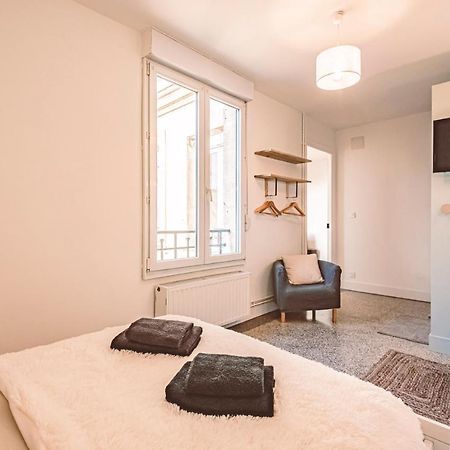 Charme De L'Ancien Pour Cet Appartement Entierement Renove Dans L'Hypercentre De Reims Luaran gambar