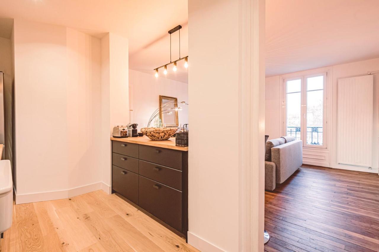 Charme De L'Ancien Pour Cet Appartement Entierement Renove Dans L'Hypercentre De Reims Luaran gambar