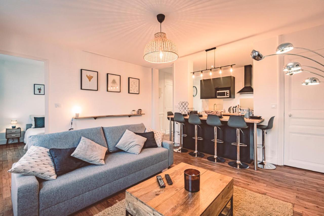 Charme De L'Ancien Pour Cet Appartement Entierement Renove Dans L'Hypercentre De Reims Luaran gambar