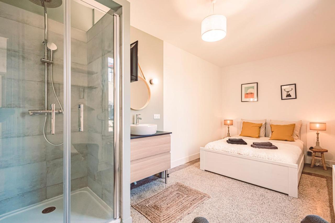 Charme De L'Ancien Pour Cet Appartement Entierement Renove Dans L'Hypercentre De Reims Luaran gambar