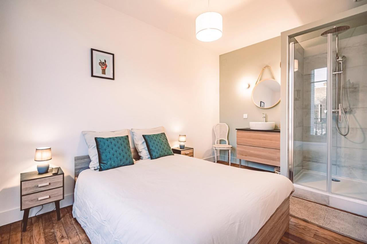 Charme De L'Ancien Pour Cet Appartement Entierement Renove Dans L'Hypercentre De Reims Luaran gambar