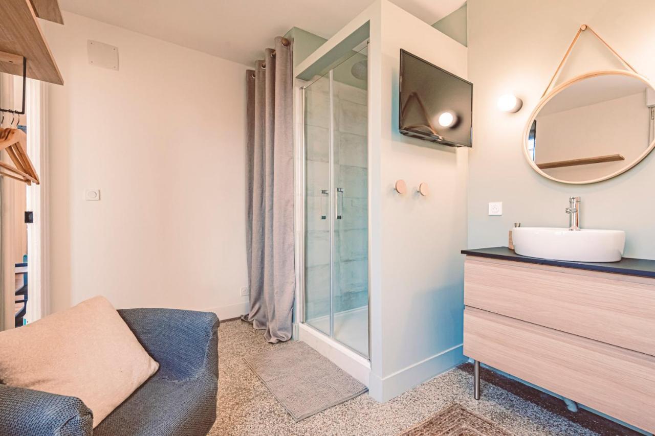Charme De L'Ancien Pour Cet Appartement Entierement Renove Dans L'Hypercentre De Reims Luaran gambar