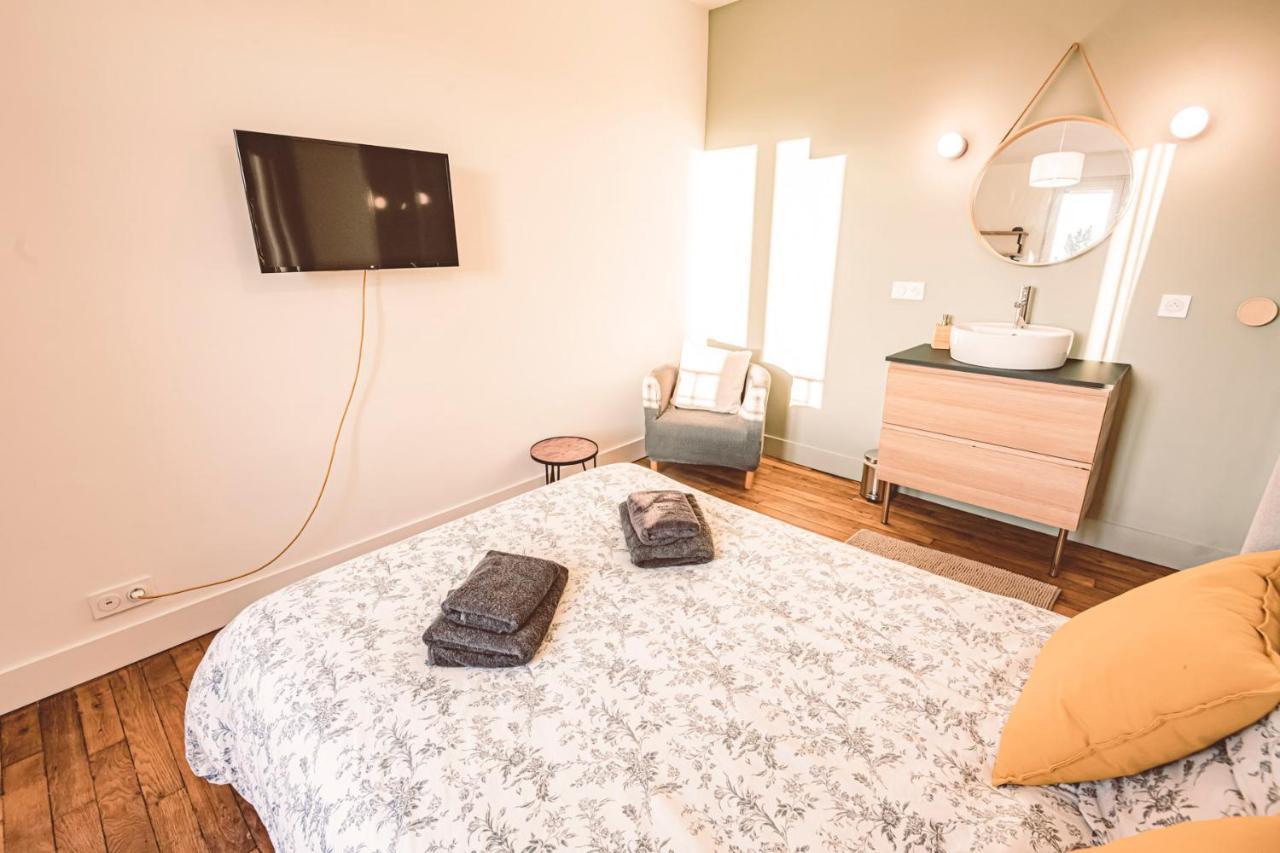 Charme De L'Ancien Pour Cet Appartement Entierement Renove Dans L'Hypercentre De Reims Luaran gambar