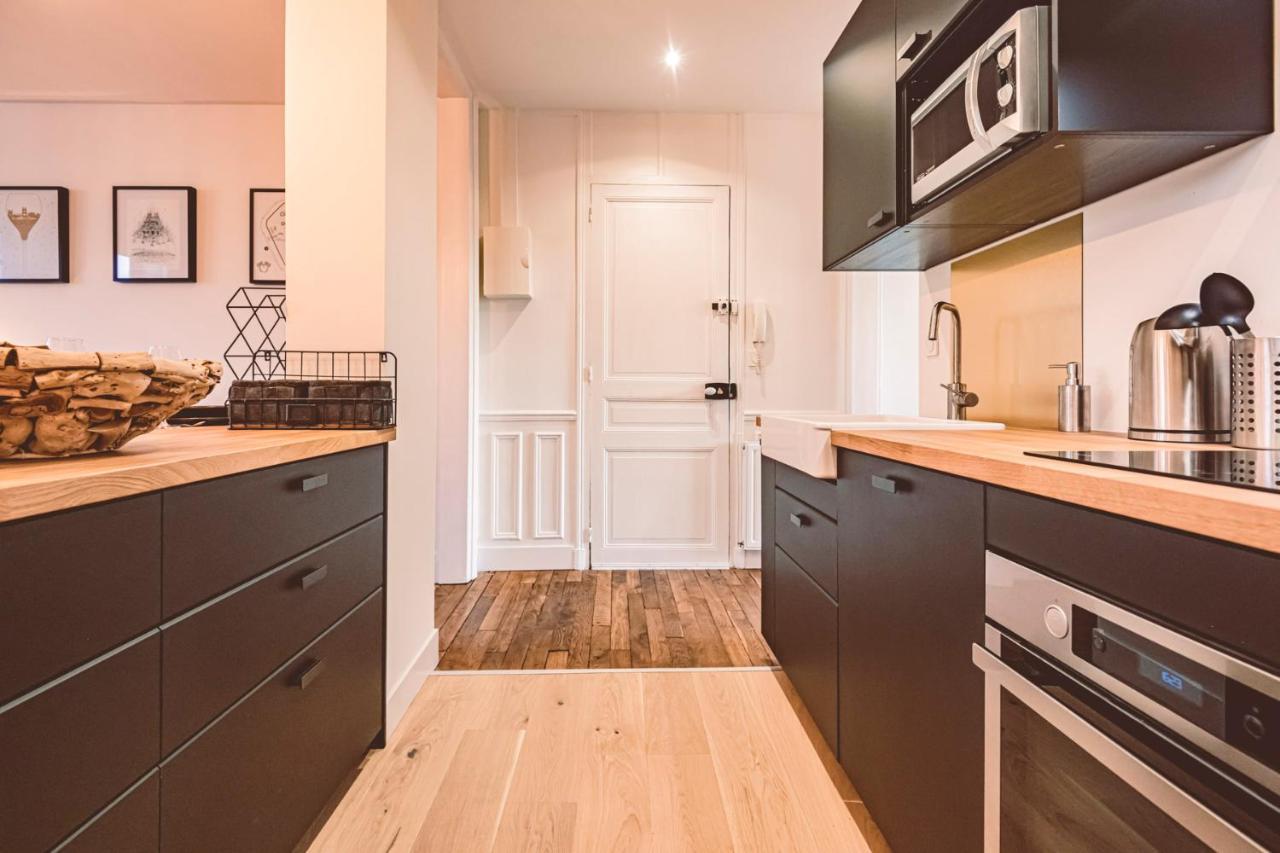 Charme De L'Ancien Pour Cet Appartement Entierement Renove Dans L'Hypercentre De Reims Luaran gambar